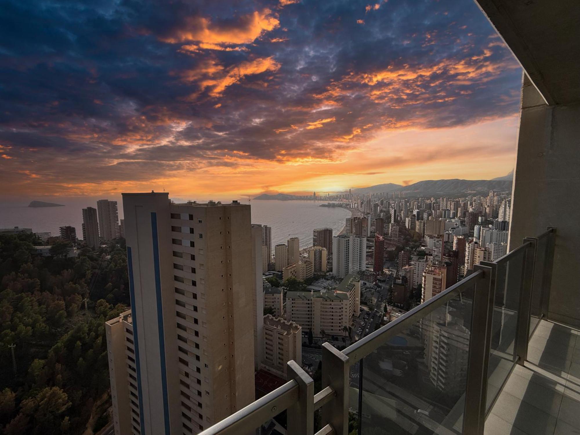Beautiful Apartment Near Beach With Panoramic Sea-View เบนิดอร์ม ภายนอก รูปภาพ